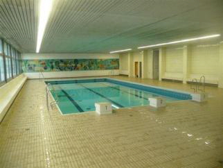 Schwimmhalle-Lehrschwimmbecken